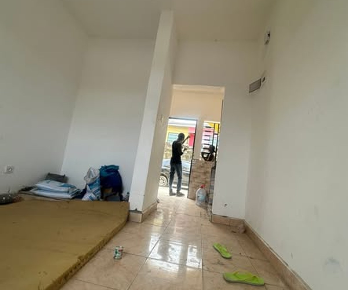 Chambre moderne 3 pièces - PK15 Douala