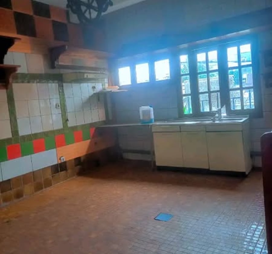 Vaste appartement bon standing à Akwa - 2 chambres, 3 douches