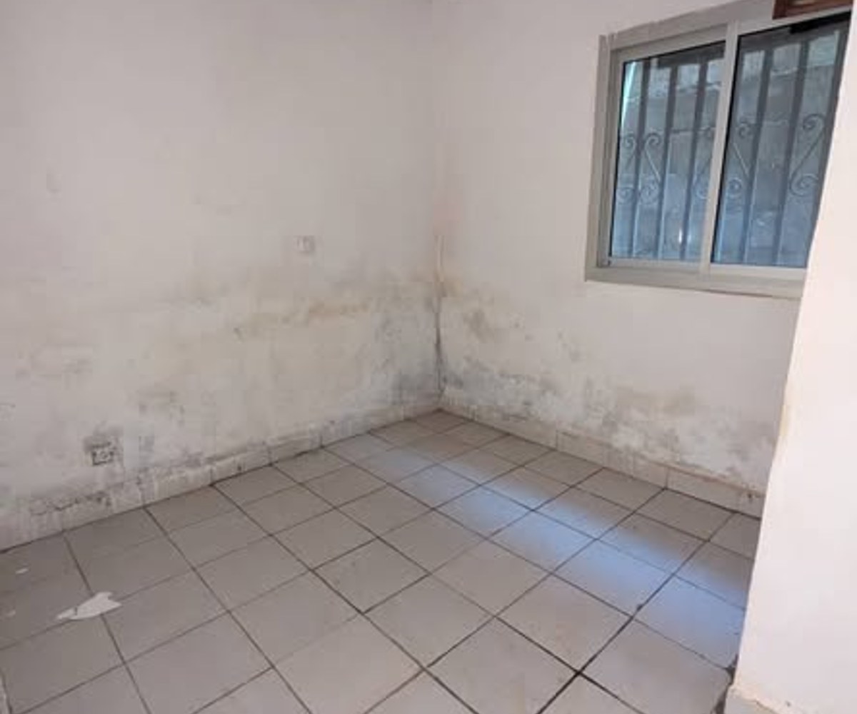 Studio moderne à louer à Simbock