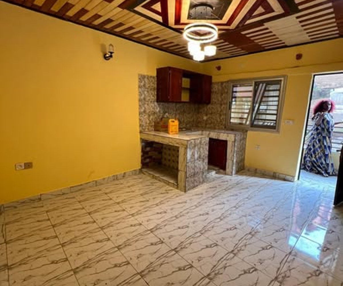 Studio moderne à louer à la Cité Verte, Yaoundé