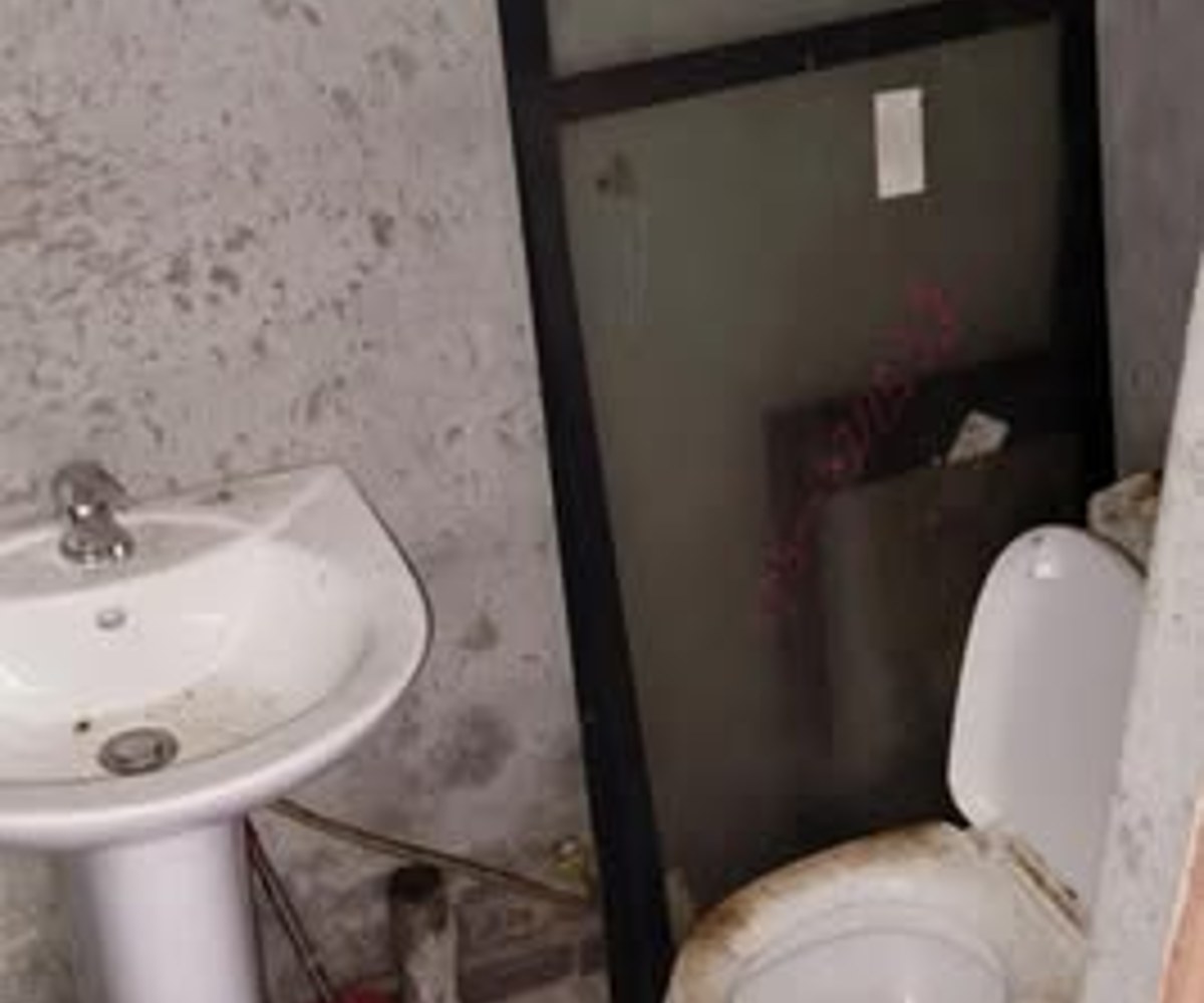 Grande boutique à louer à Yassa Neptune