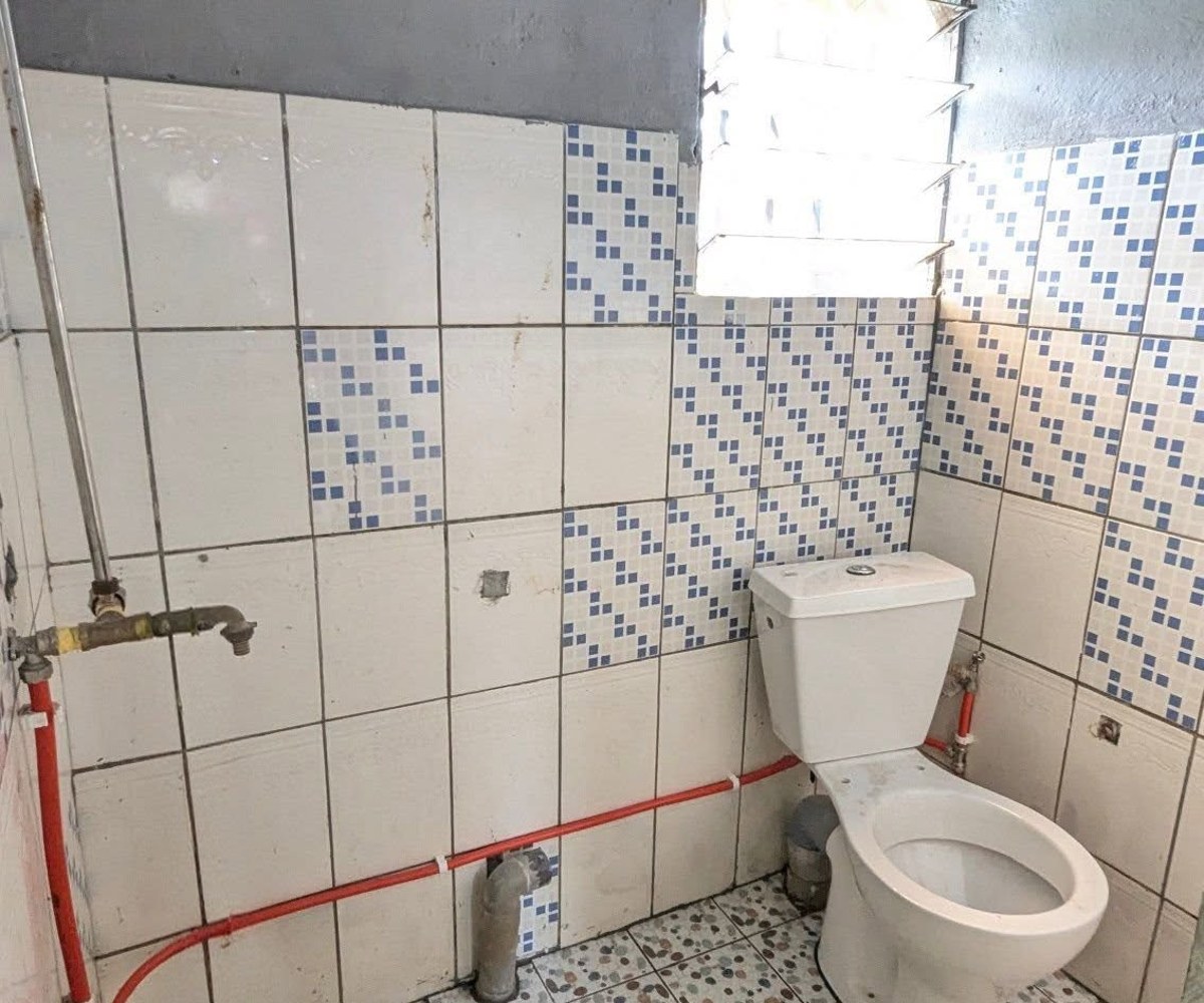 Vaste chambre moderne à Ndogbong, 10e