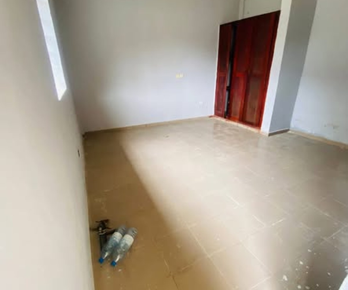 Chambre moderne à louer à Bépanda Cité