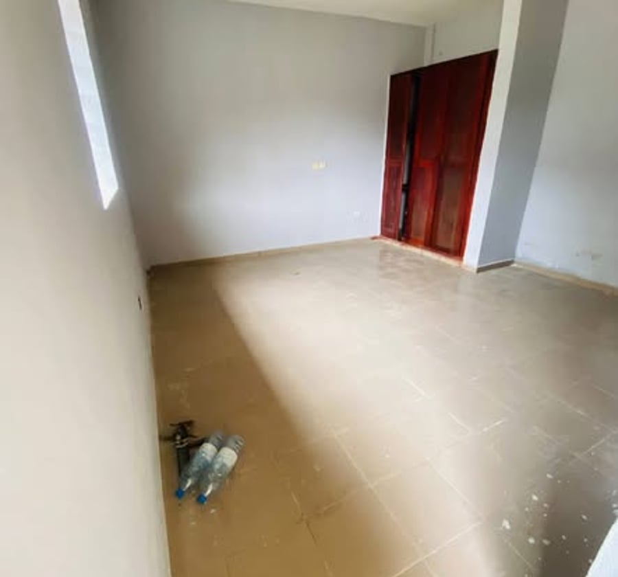 Chambre moderne à louer à Bépanda Cité