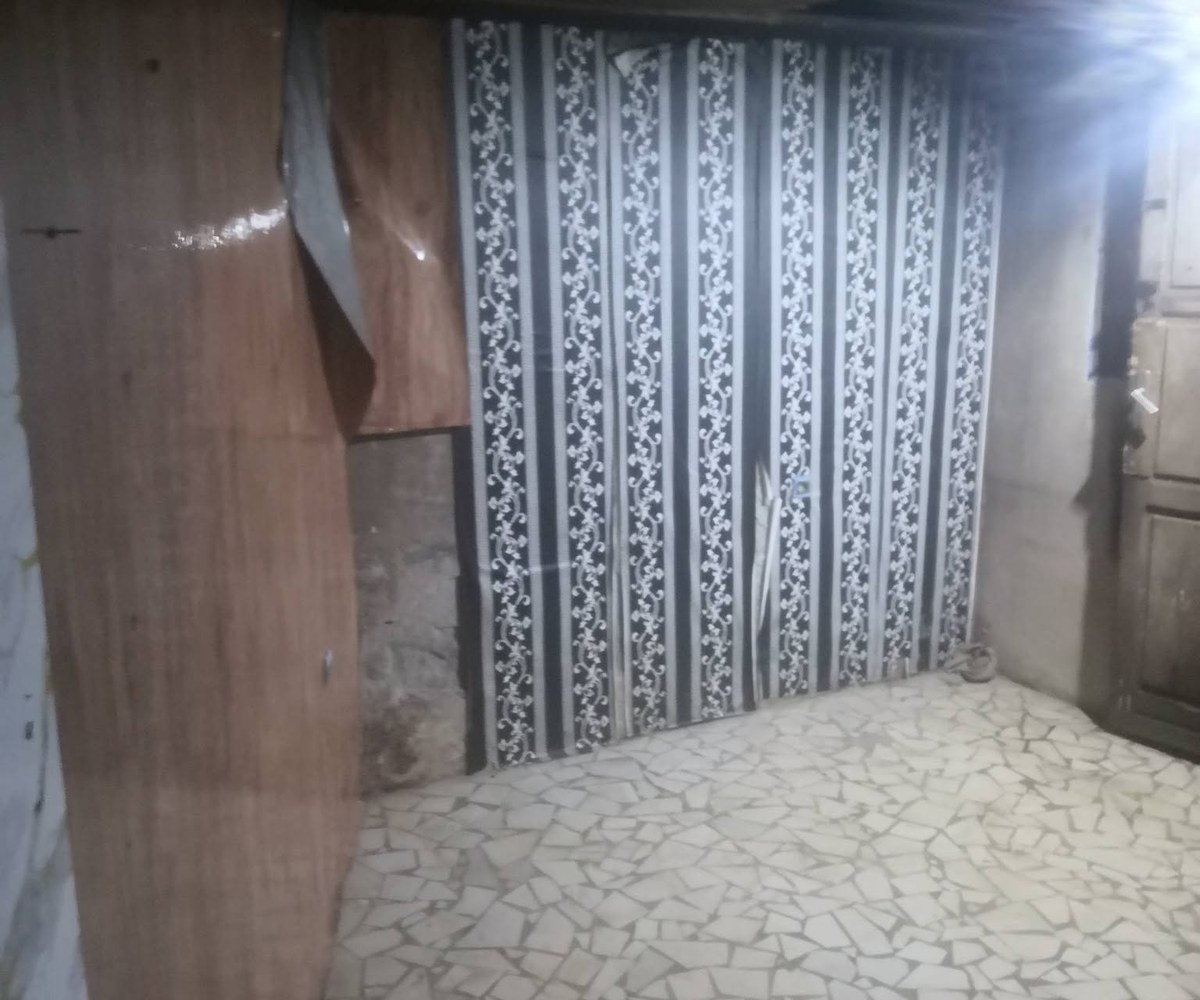 Chambre simple à louer dans barrière à Nkoayos Ekounou