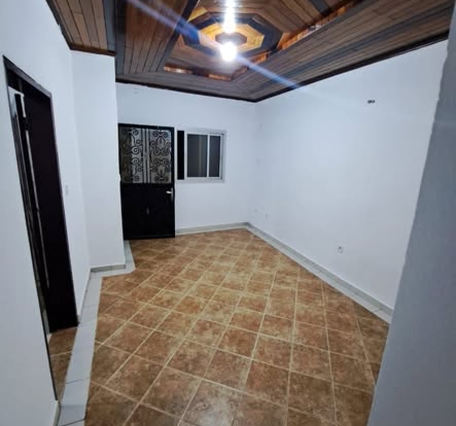 Studio moderne à louer à Odza