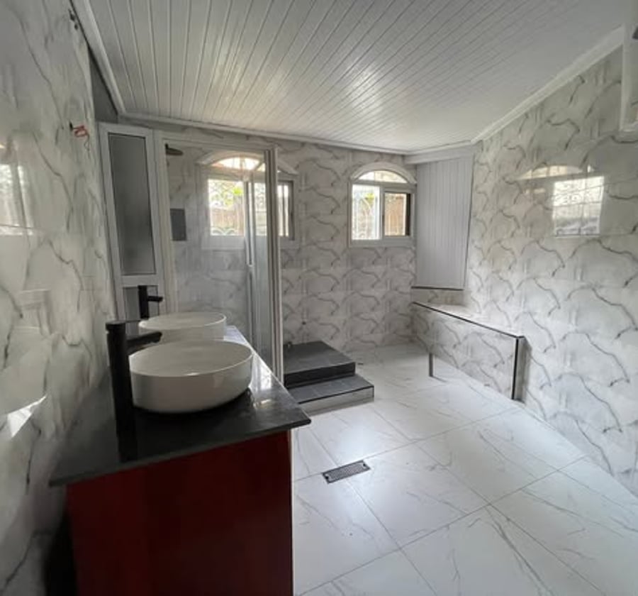 Appartement haut standing à louer - Bonapriso, Douala