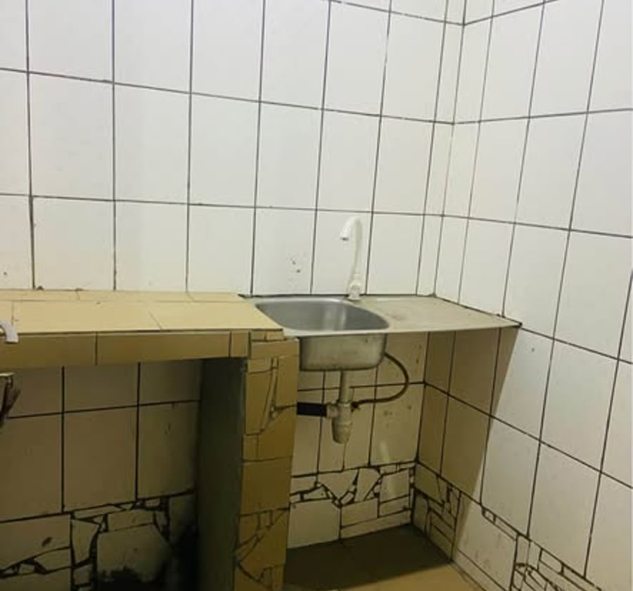 Studio moderne à louer à PK 14