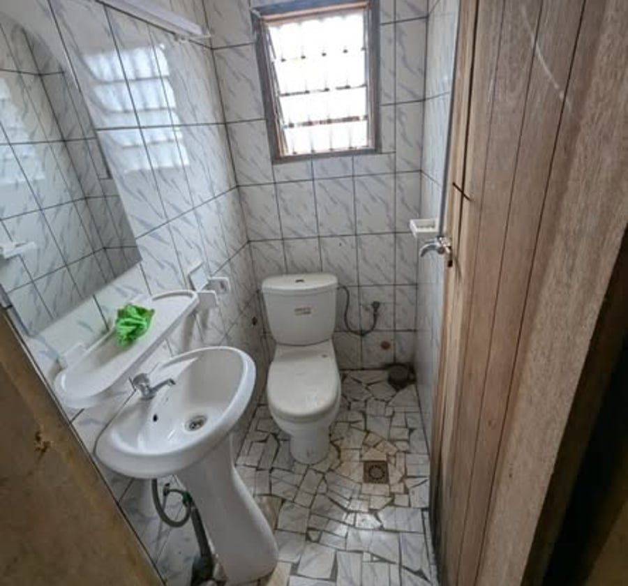 Studio moderne à louer à Obobogo