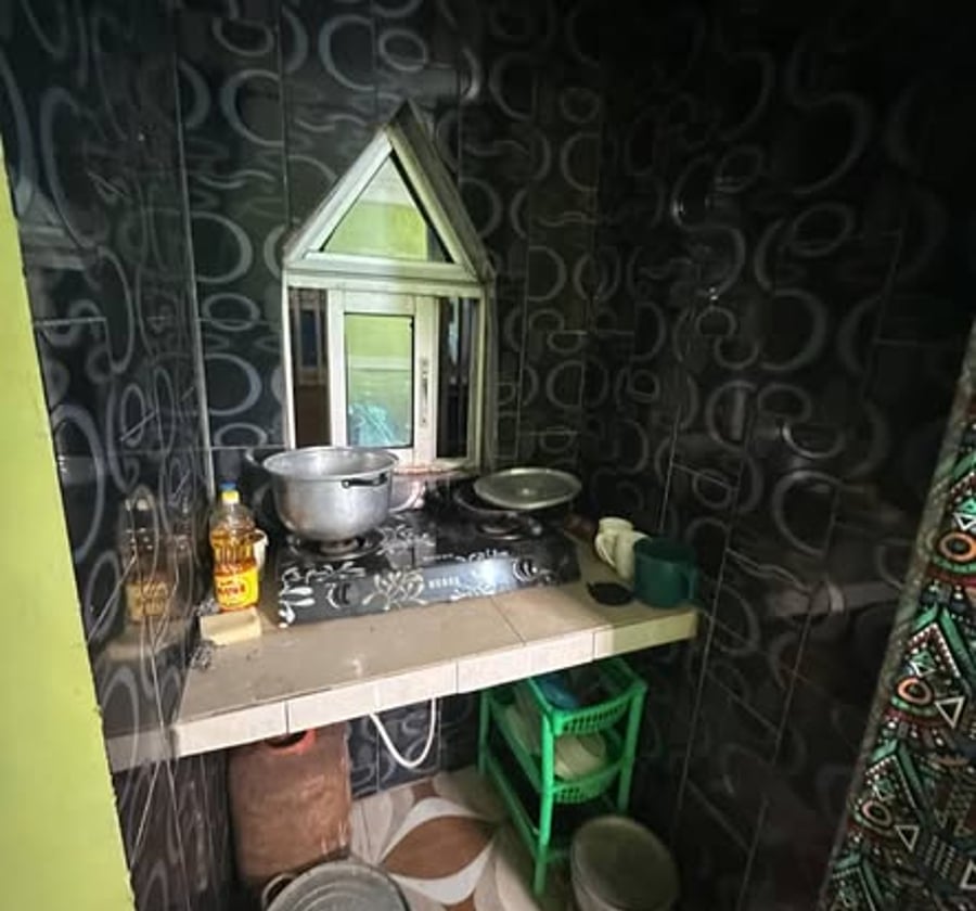 Chambre avec coin cuisine - Lycée de Biyemassi