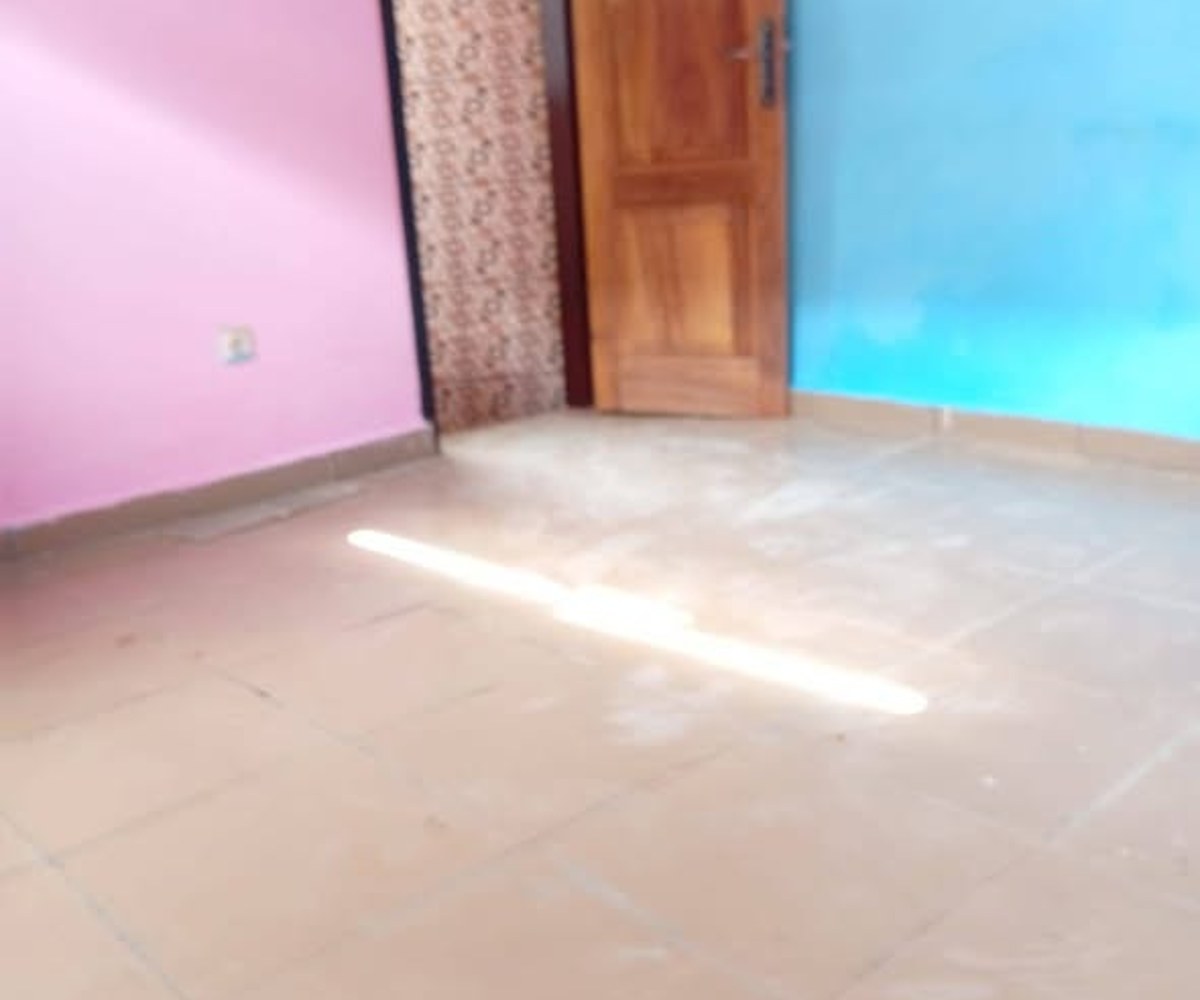 Chambre moderne à louer à Ekie Amadou, Yaoundé