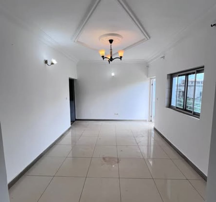 Studio moderne à louer à Olembe