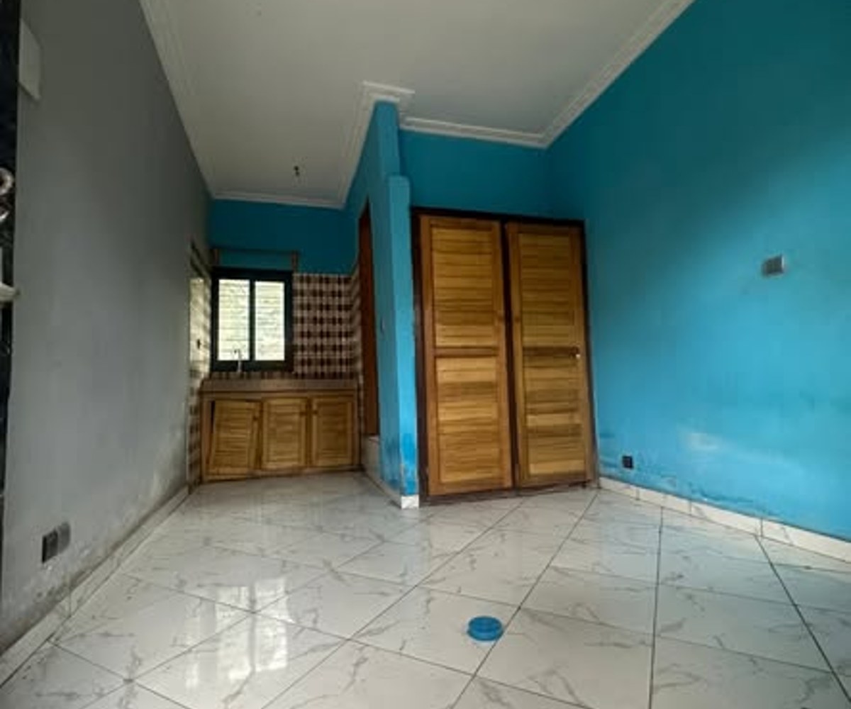 Chambre moderne à PK16 Douala