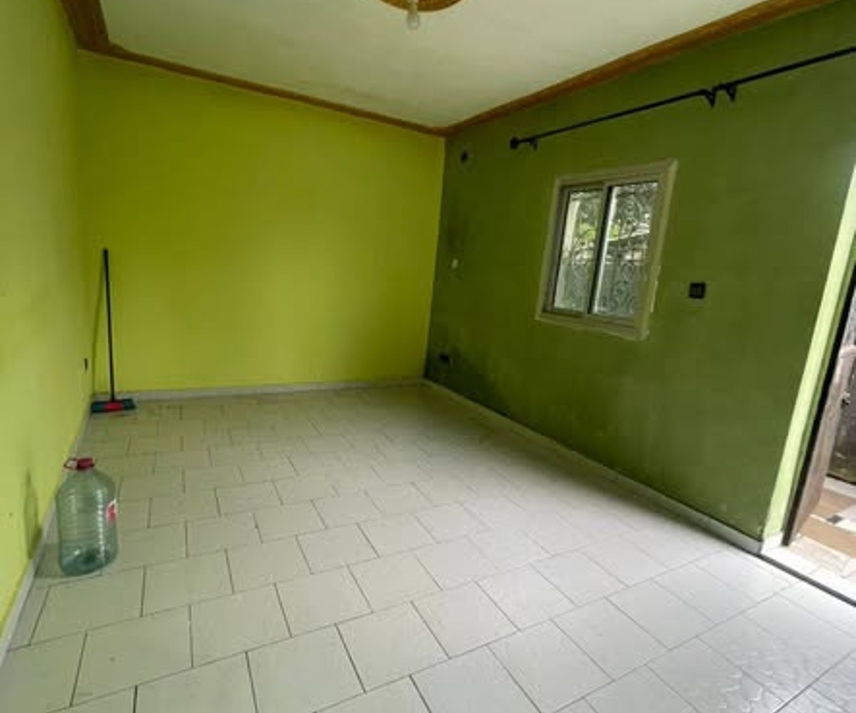 Grand studio moderne à Beedi