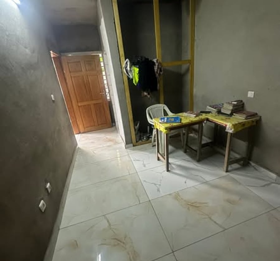 Studio moderne américain à PK 12, Douala