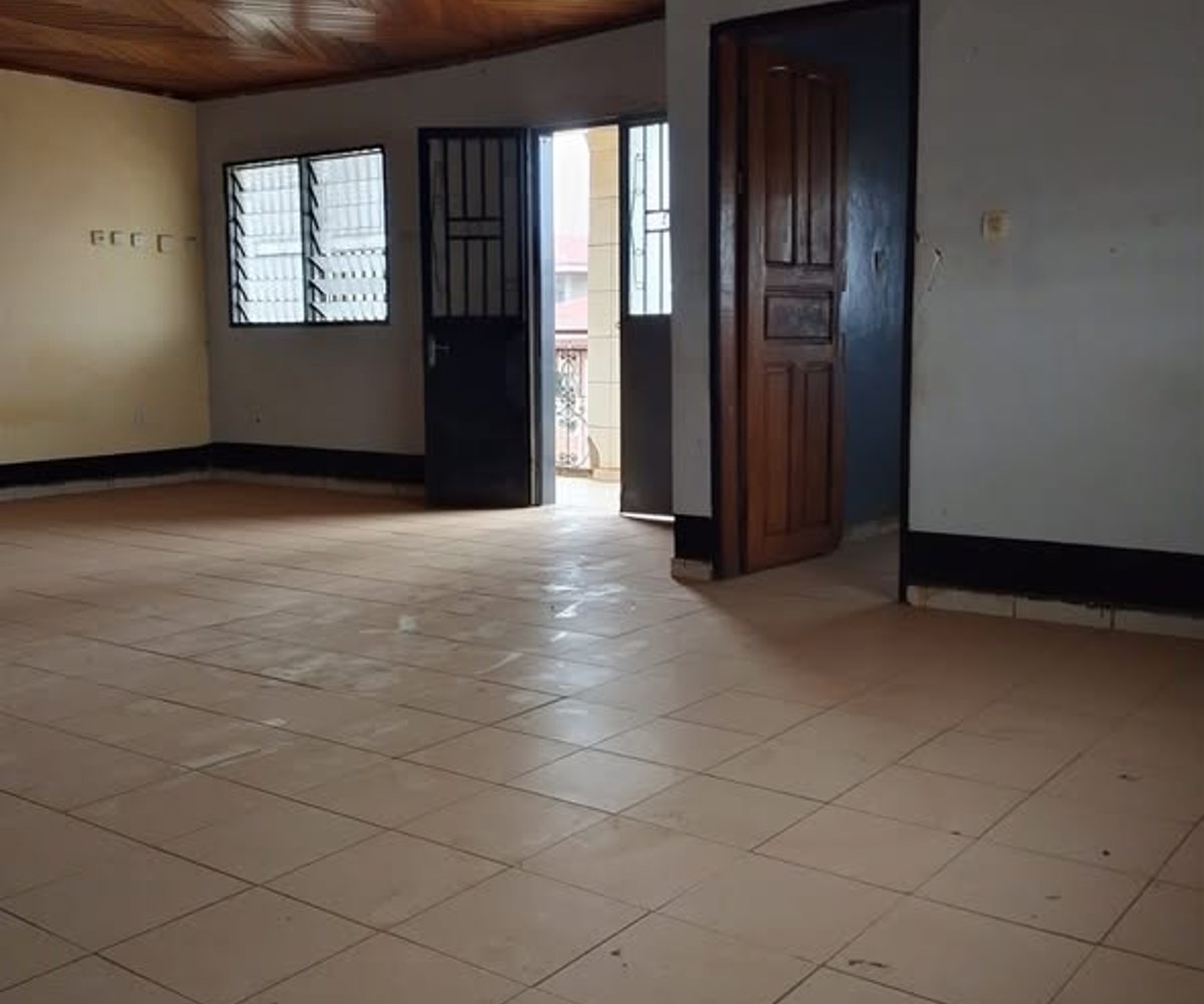 Grand appartement moderne 3 chambres - Biteng
