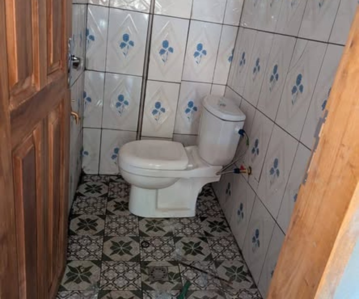 Chambre moderne en finition à louer à Simbock