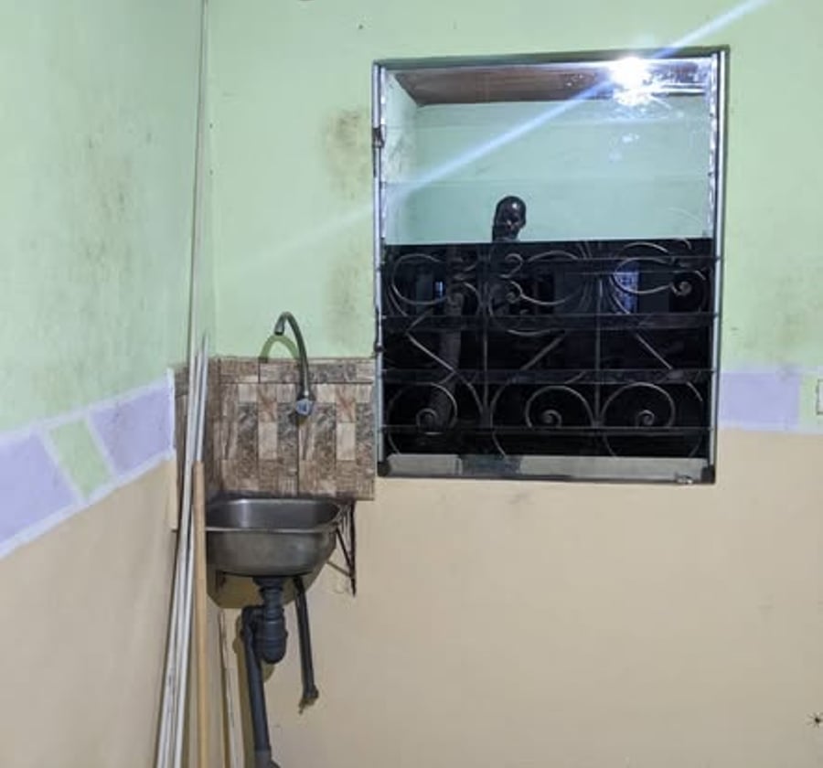 Vaste chambre moderne à louer à Obobogo