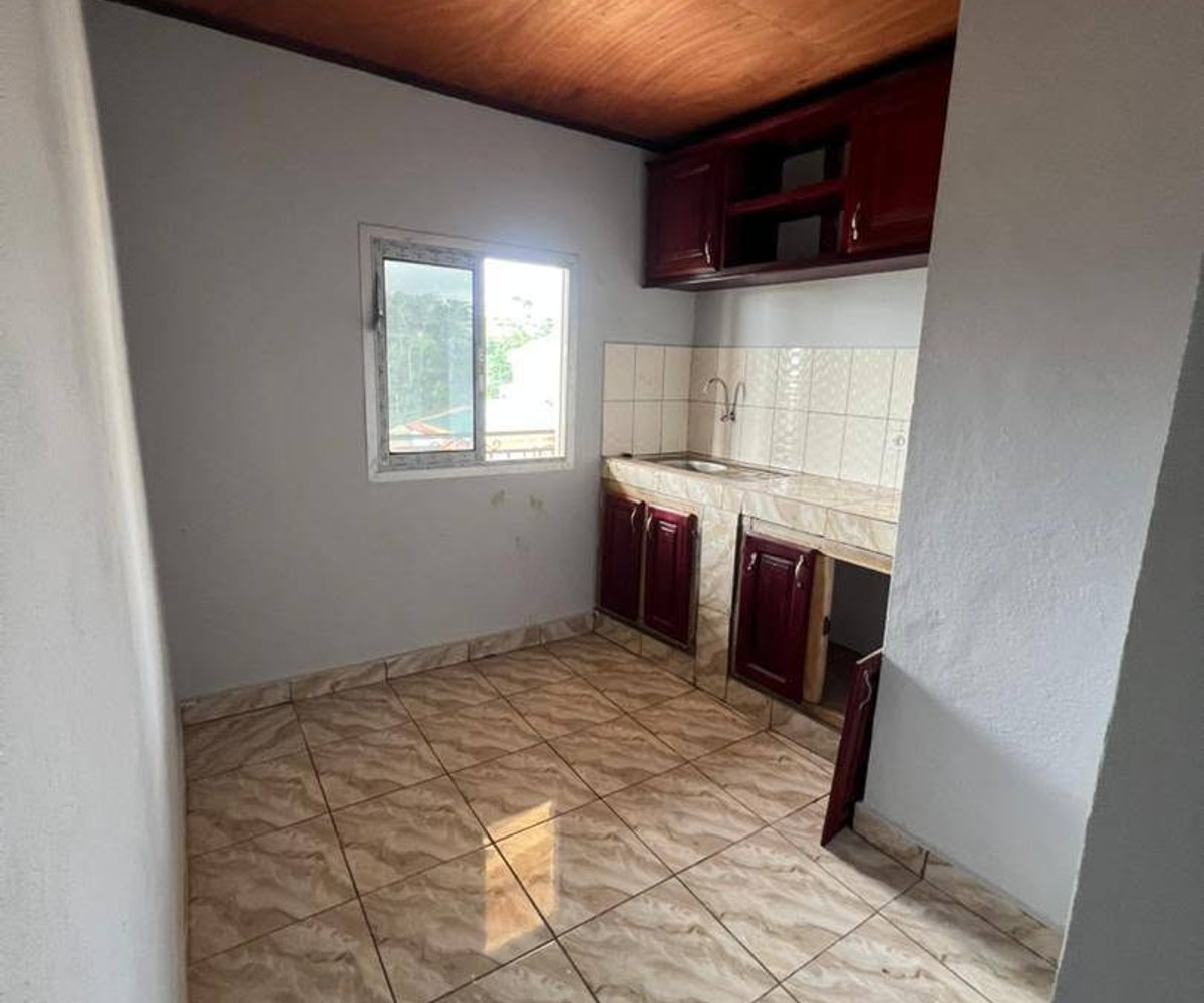 Appartement à louer à Simbock, Yaoundé – 2 chambres, 1 douche