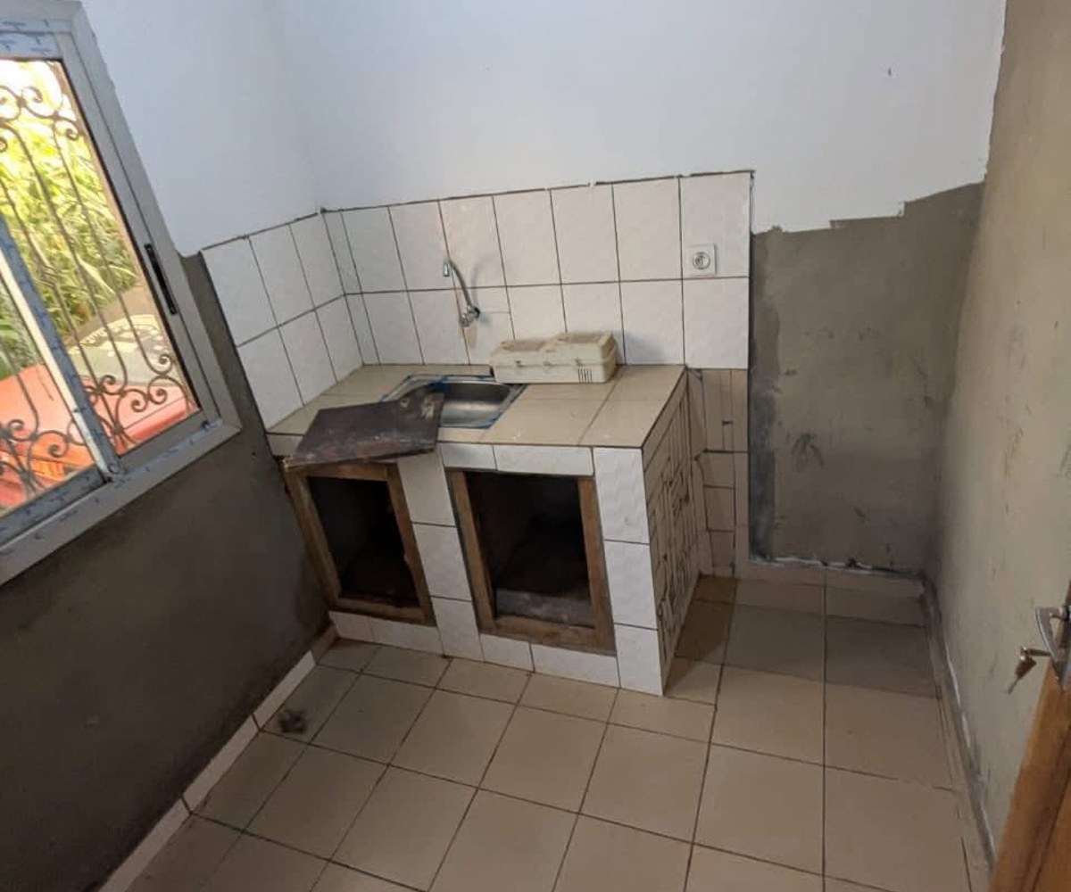 STUDIO À LOUER 35000f à NKOLFOULOU