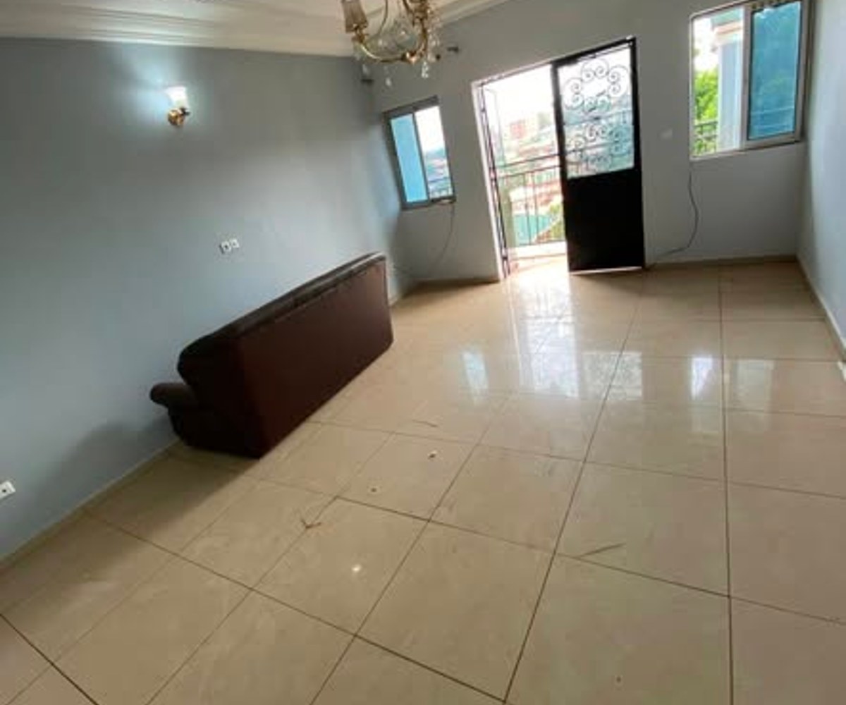 Appartement 3 chambres à Nkolmesseng