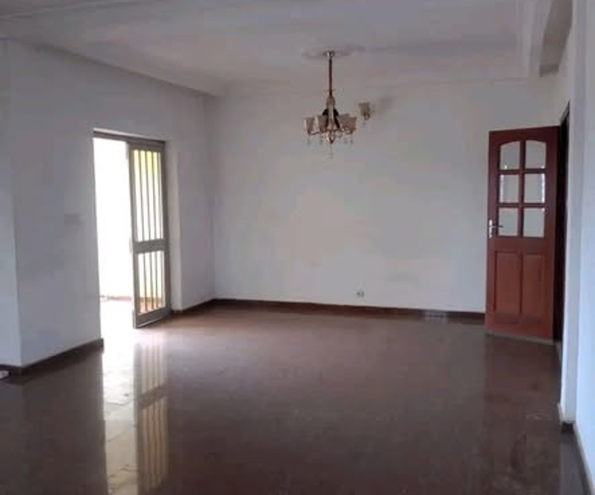 Appartement spacieux et staffé à Mvog-Ada
