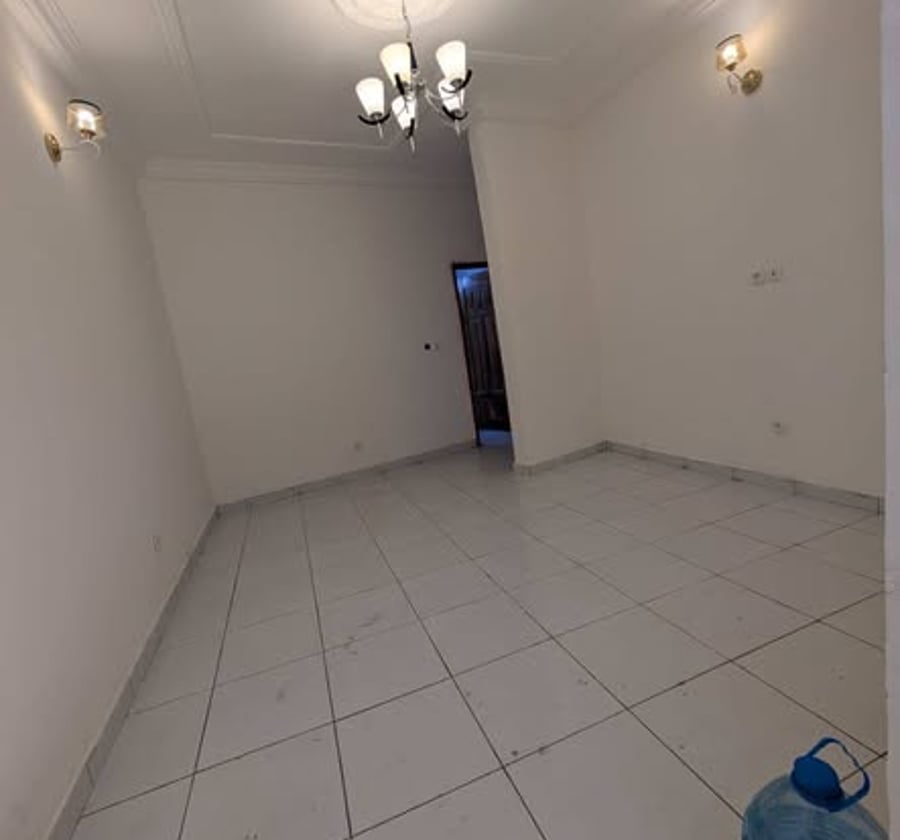 Vaste studio haut standing à Logbessou