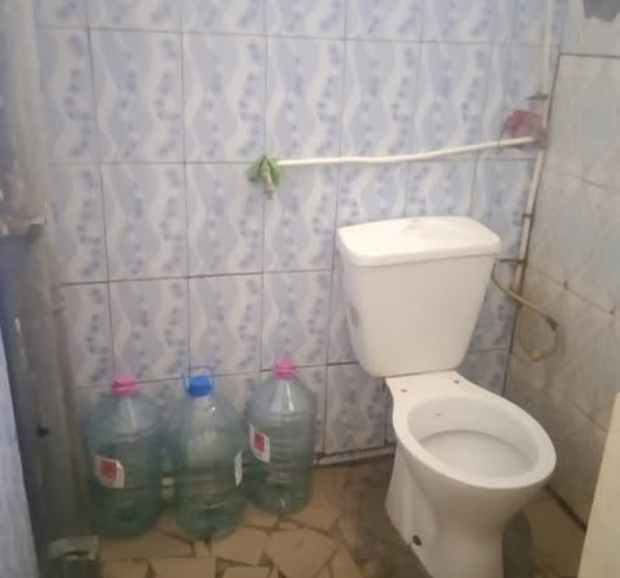 Vaste chambre moderne à louer à Ngousso
