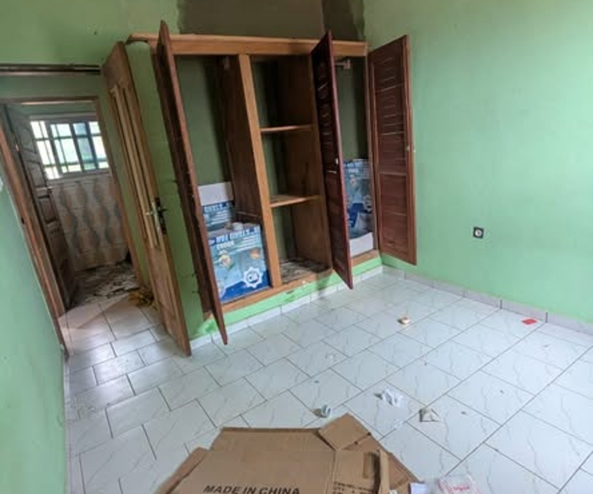 Studio moderne à Mendong