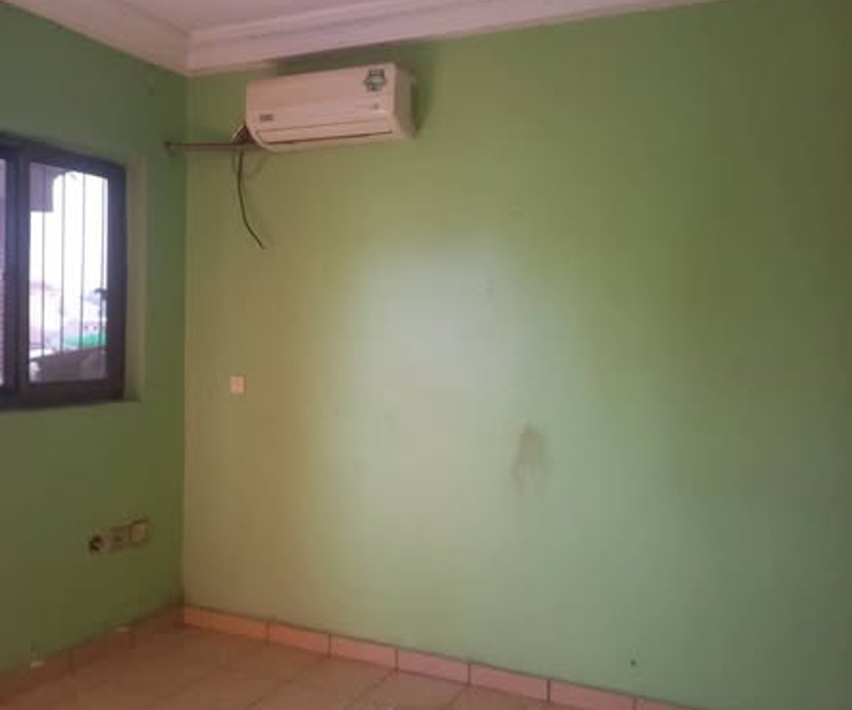 Studio moderne climatisé à Ndogbong
