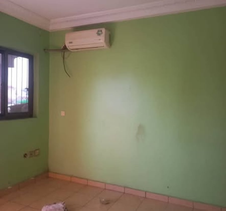 Studio moderne climatisé à Ndogbong