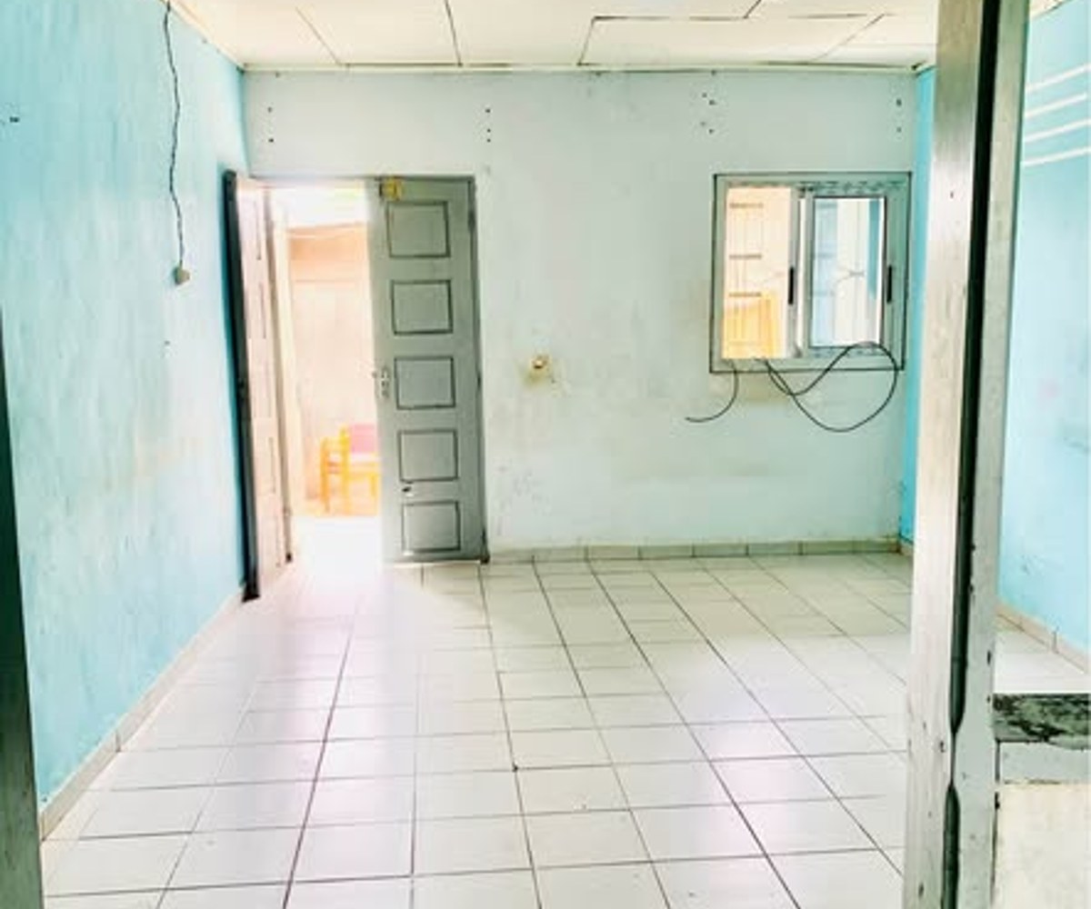 Vaste appartement semi-individuel à louer - Biyem-Assi Acacias