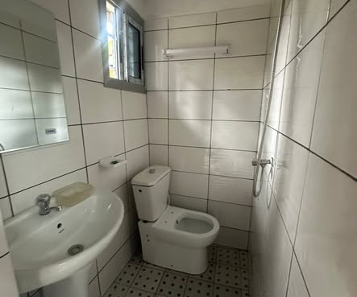 Studio moderne américain à PK 12, Douala
