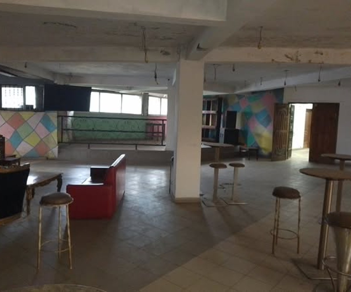 Emplacement commercial à louer à Yaoundé Centre-ville, 400 m²