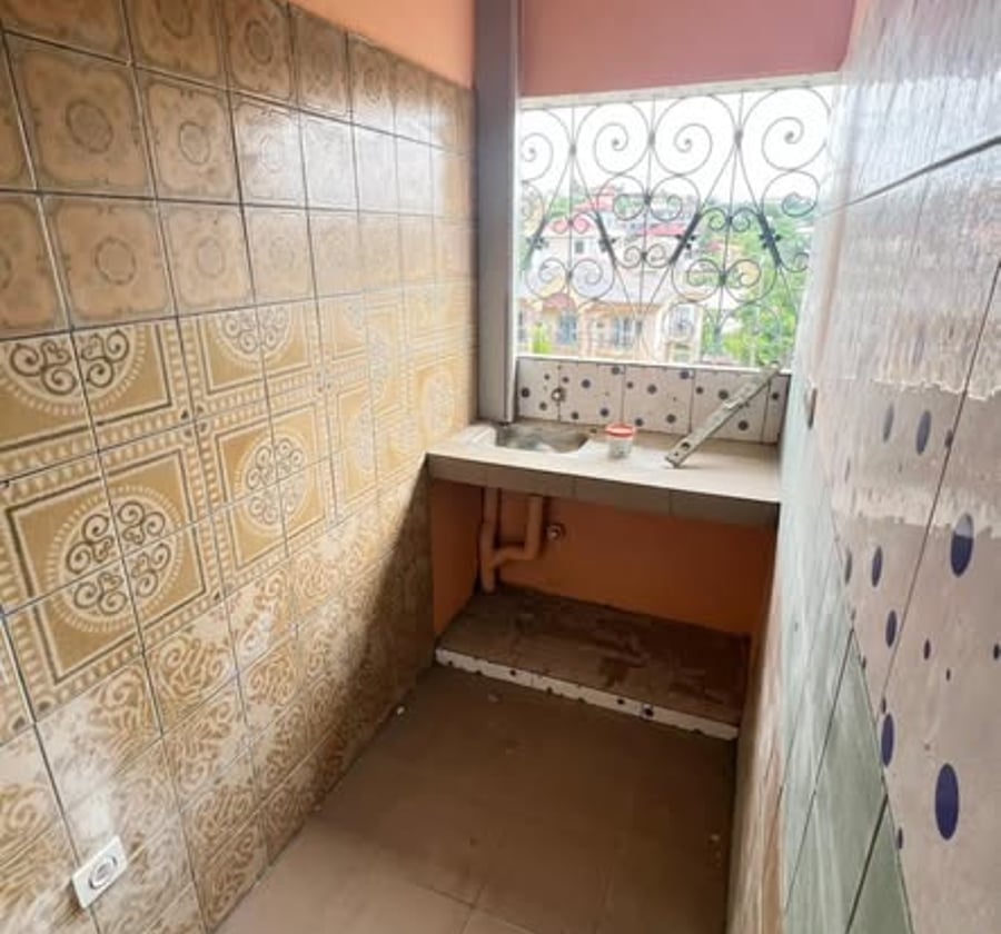 Studio moderne à louer - PK 12, Douala