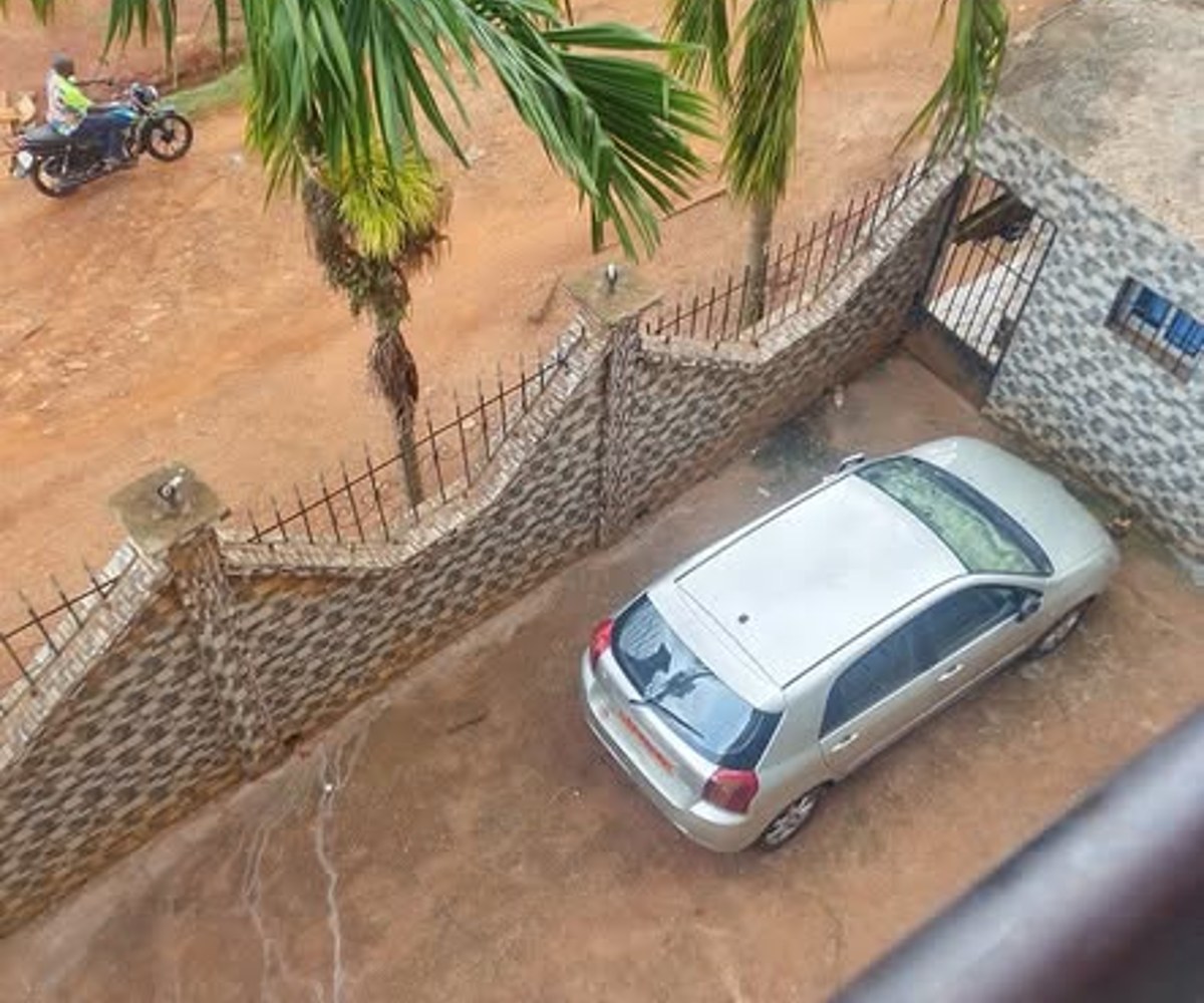 Grand Studio moderne à Nkomo
