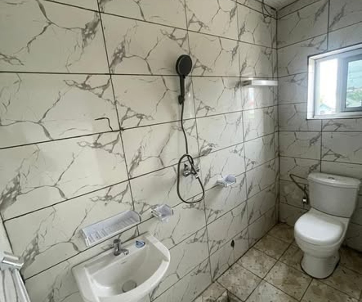 Studio moderne à Village Rail - 65 000 FCFA/mois