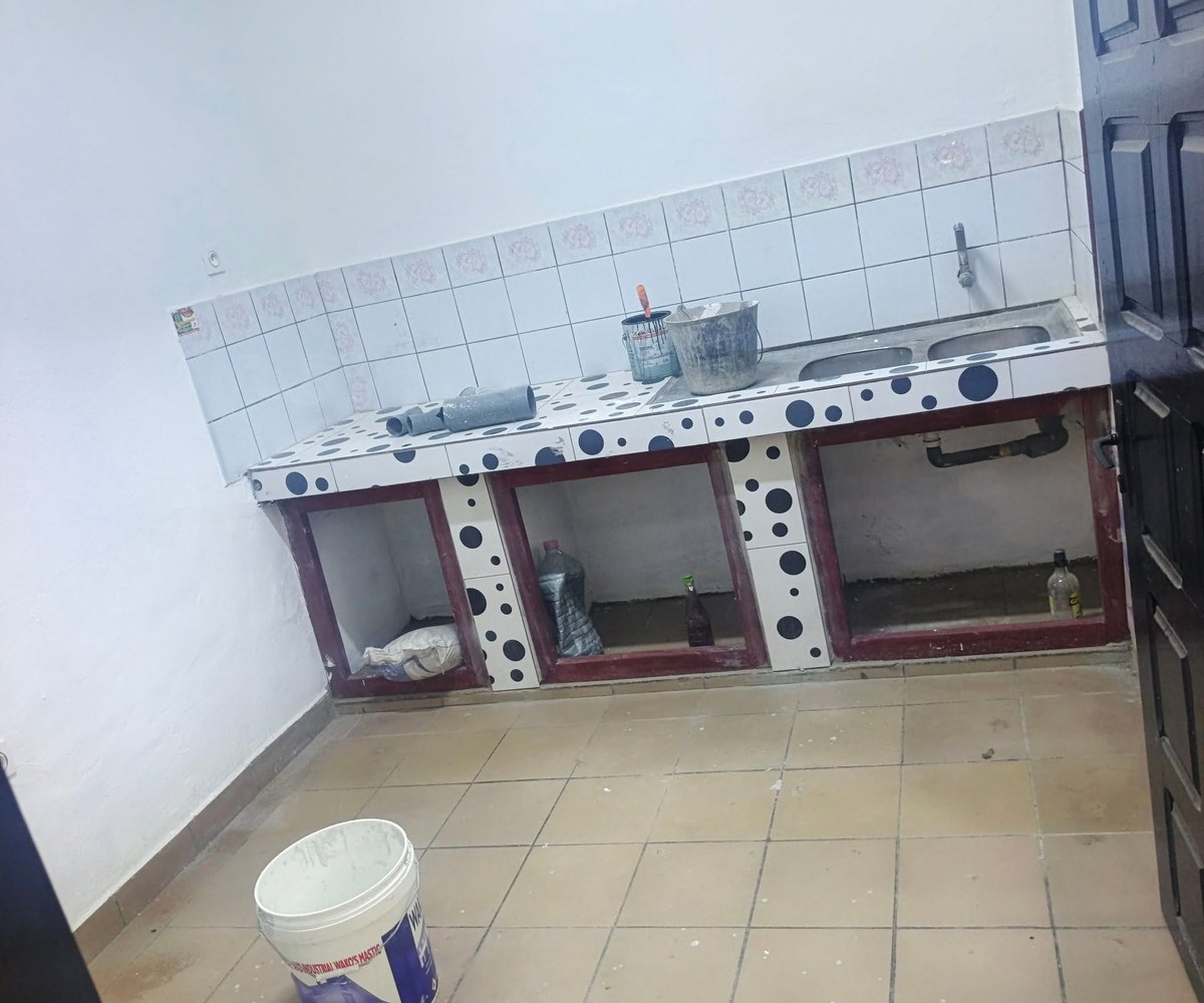 Appartement 3 chambres à Ndogbon - 150 000 XAF/mois