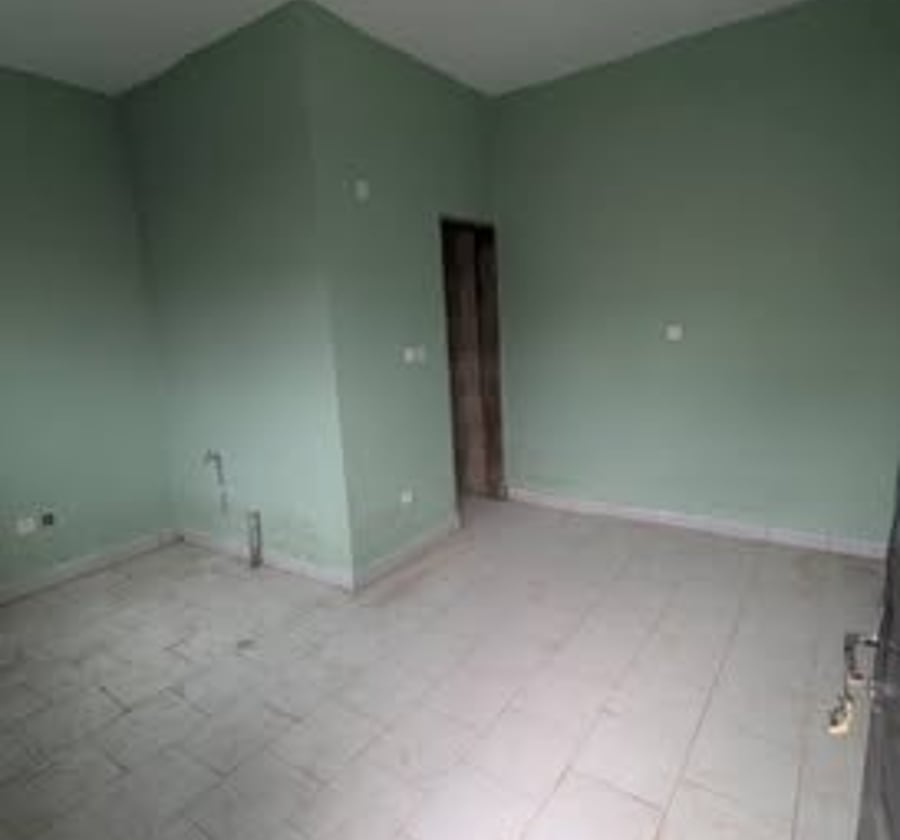 Chambre moderne à Odza petit marché
