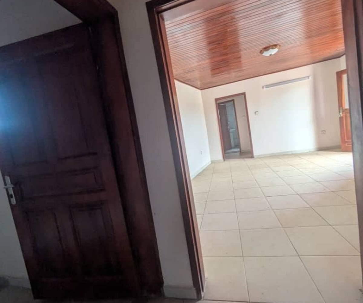 Appartement neuf à louer à Nkolnda (Odza) - 3 chambres