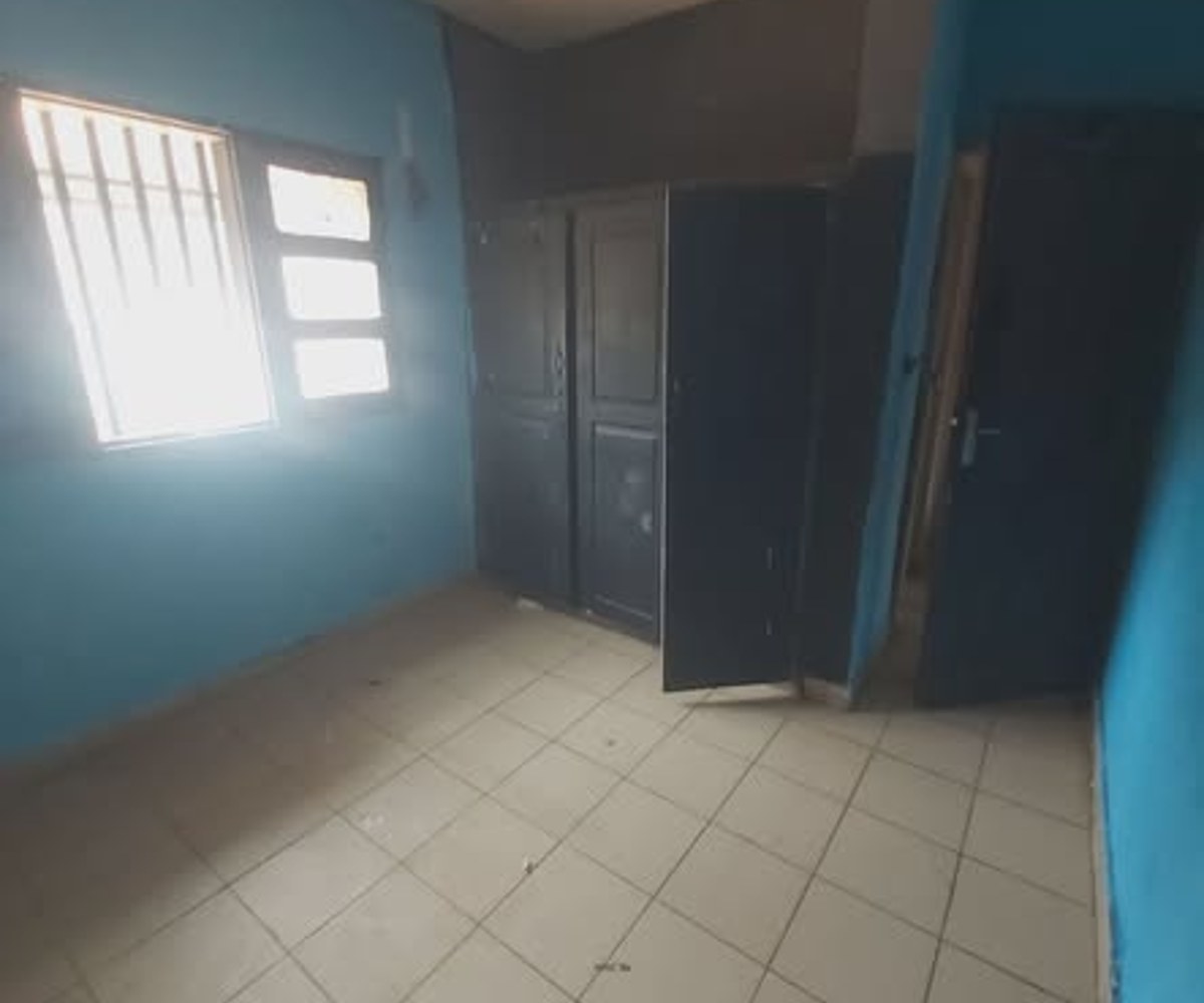Appartement moderne 3 chambres à Biyem-Assi