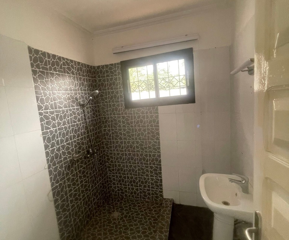 Studio moderne à louer - Bastos Golf