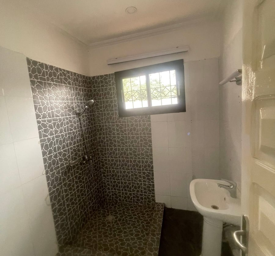 Studio moderne à louer - Bastos Golf