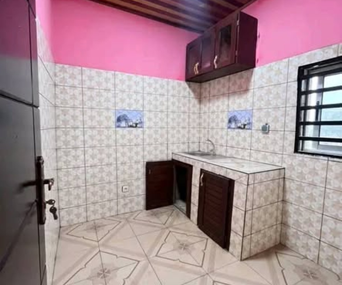 Studio moderne à Bonamoussadi Santa Barbara