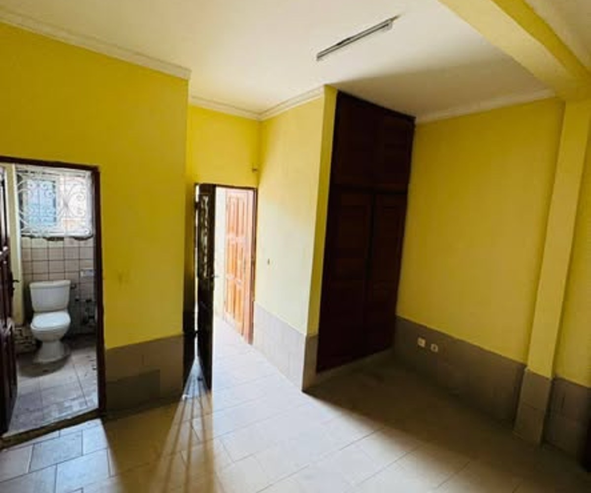 Chambre moderne à louer à Biyem-Assi, Yaoundé