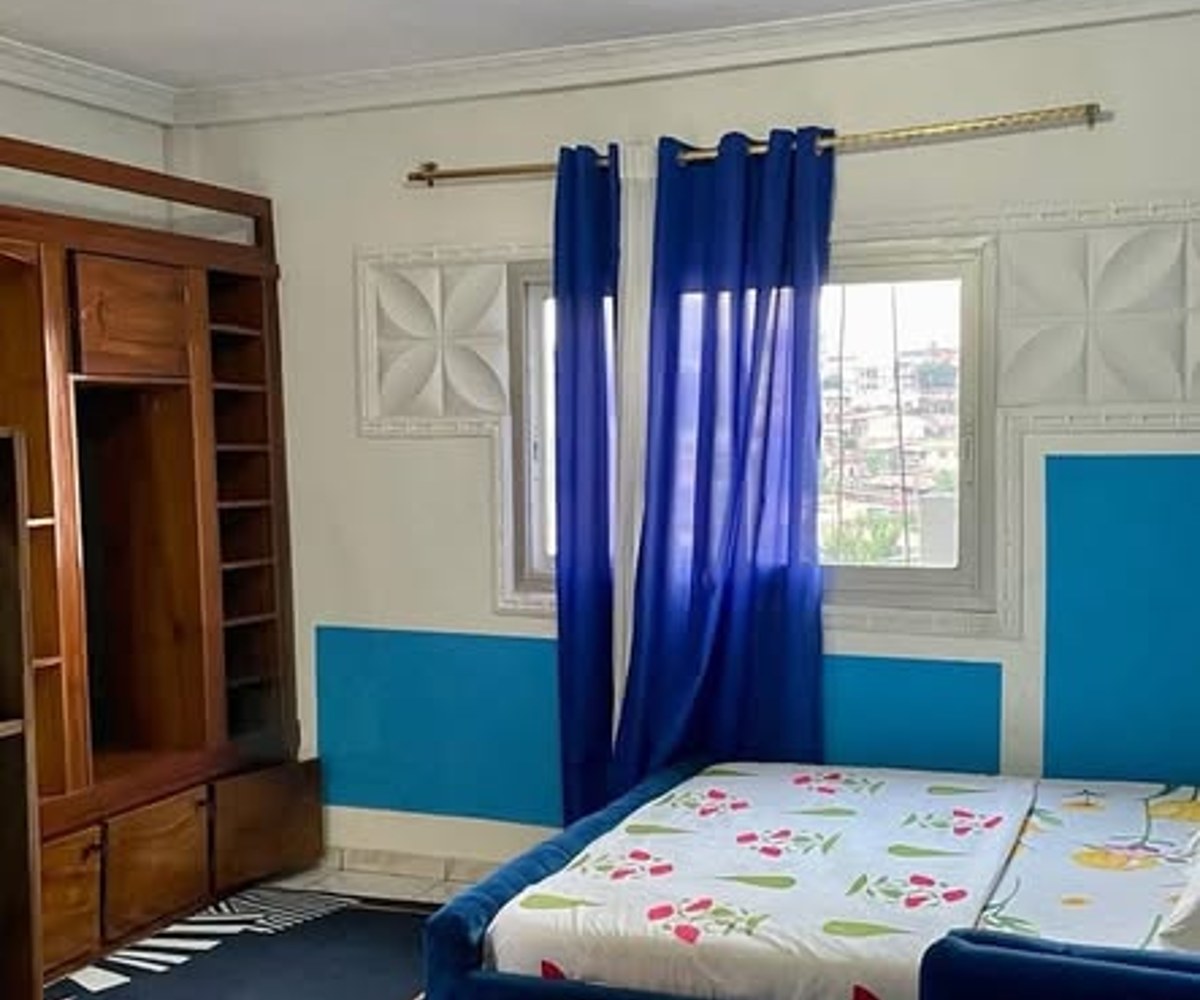 Chambre meublée à Bastos