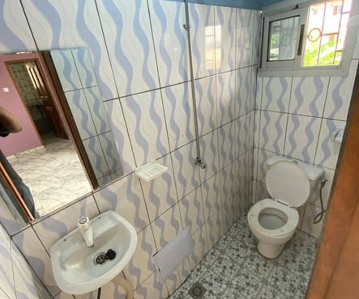 Chambre moderne à louer à Logbaba
