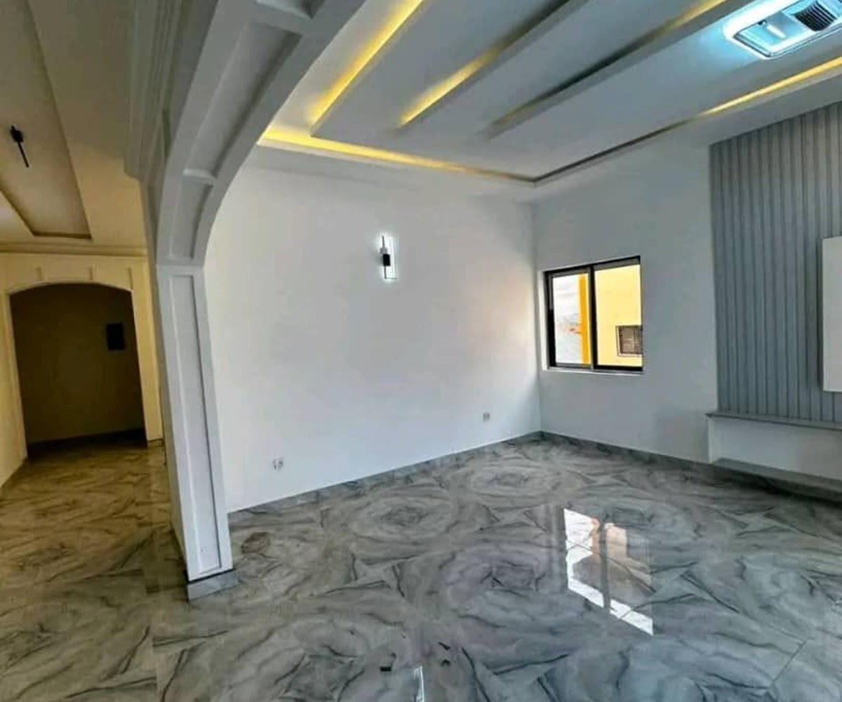 Duplex ultra haut standing avec piscine à Odza