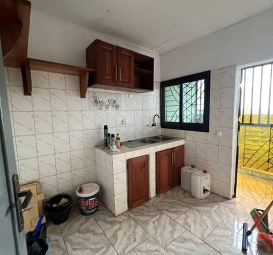 Grand appartement VIP individuel 3 chambres – Nkolfoulou