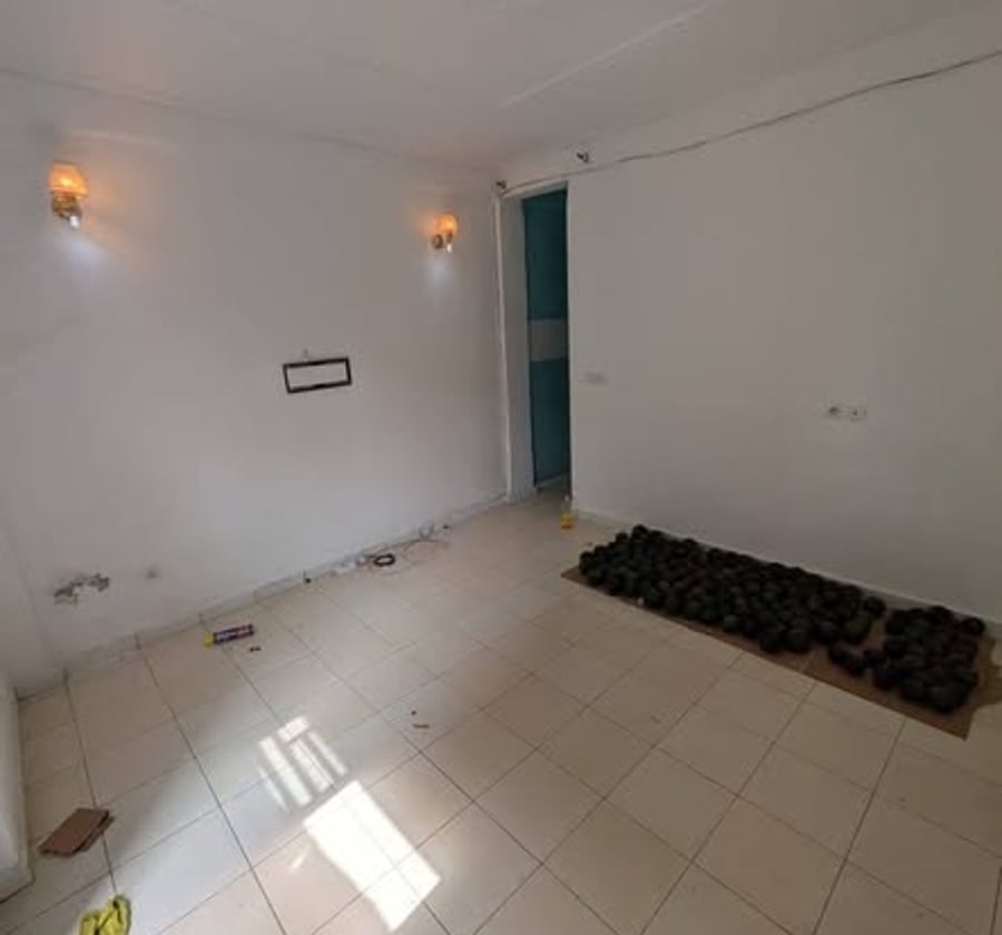 Studio moderne à louer à Logbessou